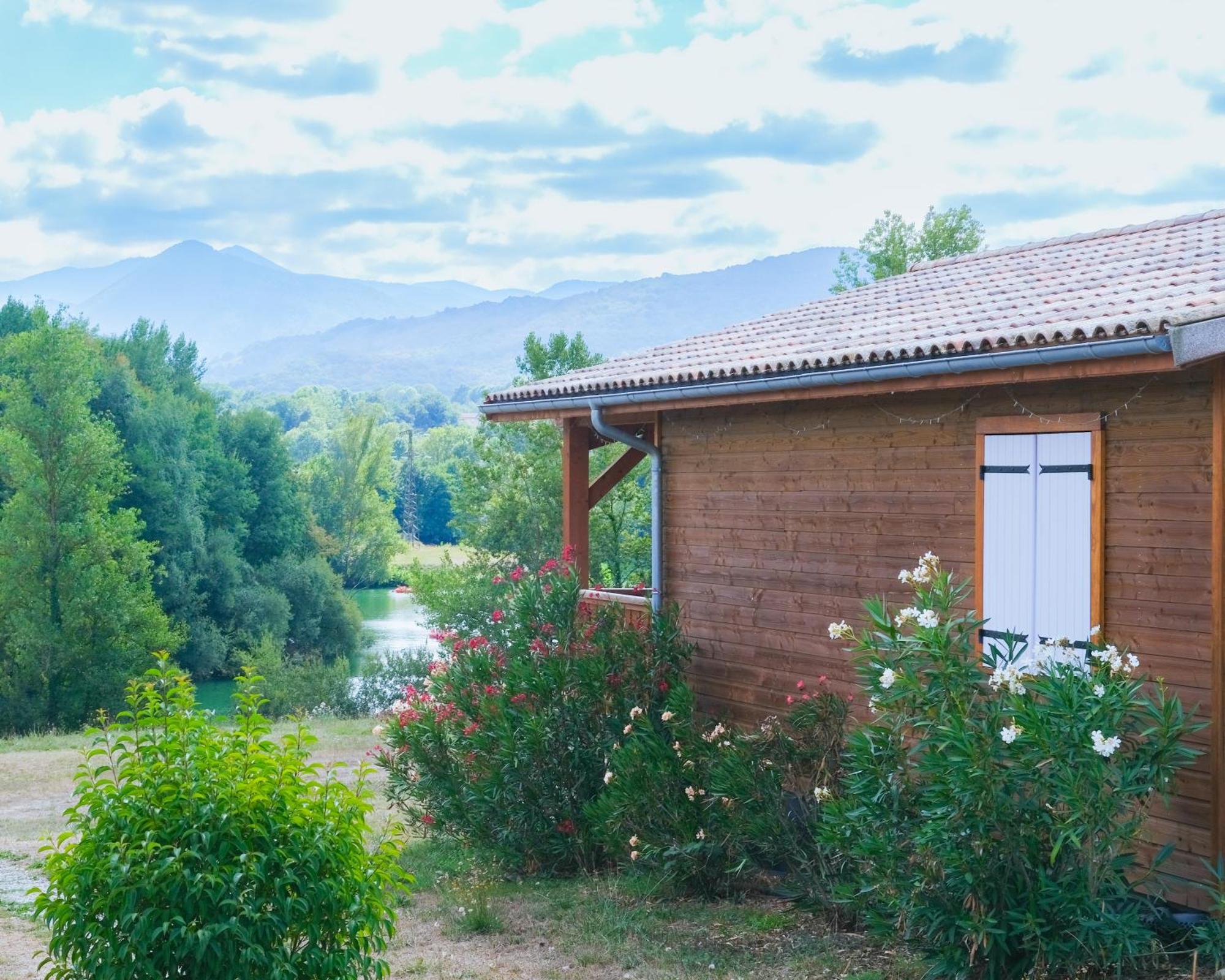 Les Chalets Montrejeau Montréjeau Exterior foto
