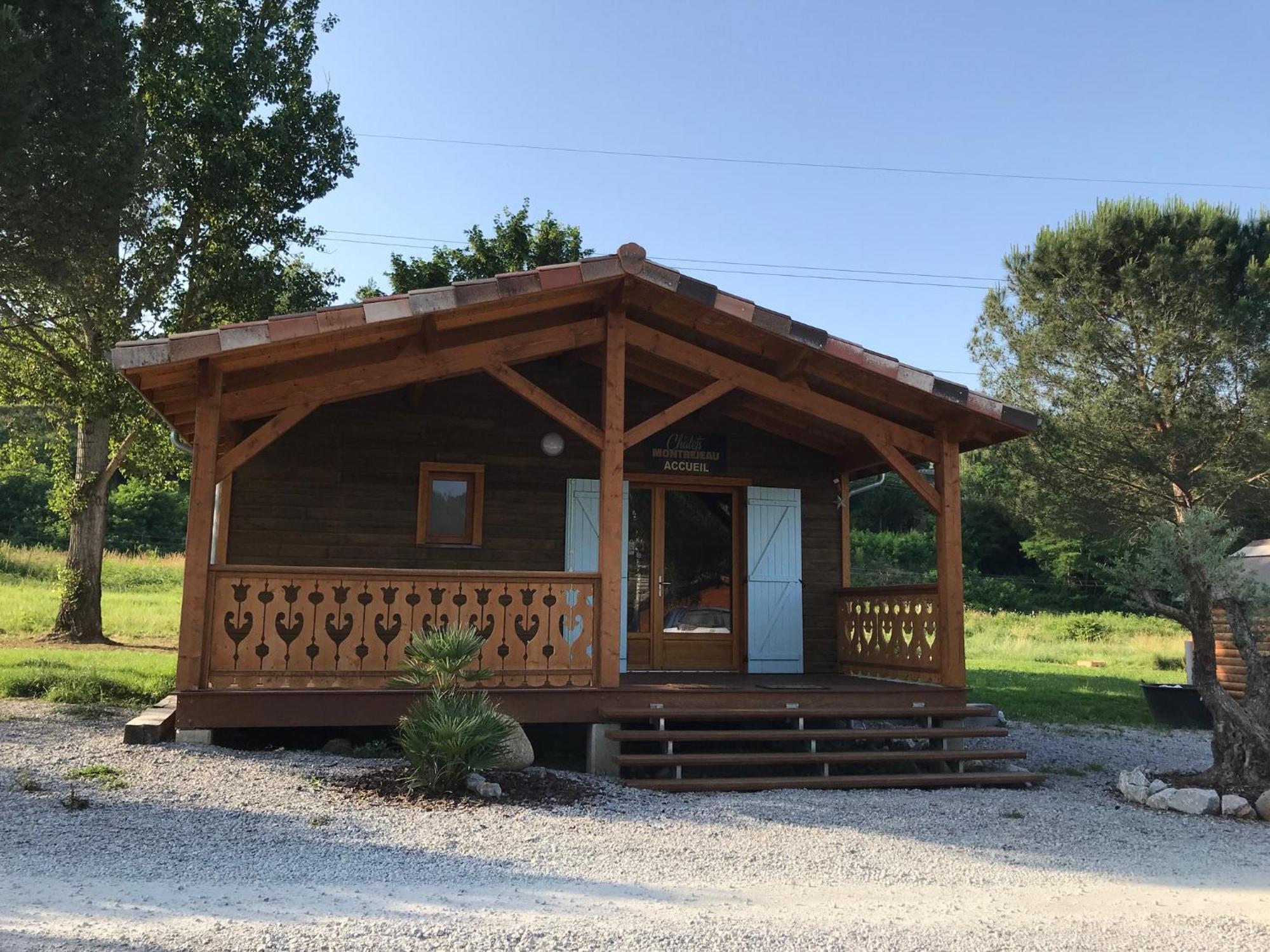 Les Chalets Montrejeau Montréjeau Exterior foto